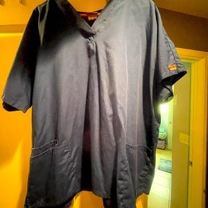 Cherokee scrub top xxl